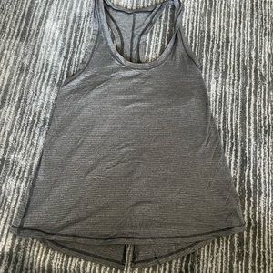 Lululemon tank size 6 VGUC